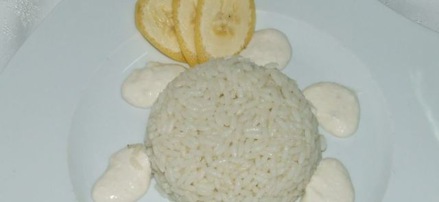 Ryż z sosem kokosowo-bananowym