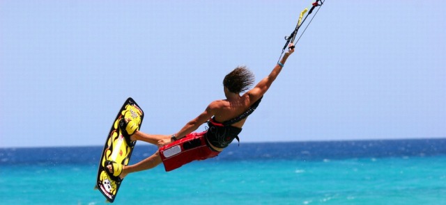 Surfing, windsurfing, kitesurfing'