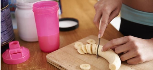 Intermittent fasting a posiłek przedtreningowy – jeść czy nie jeść?