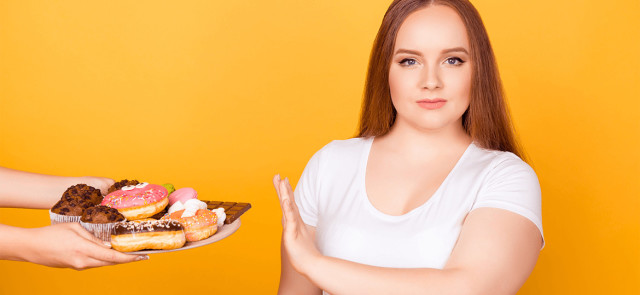 Jak zmniejszyć ochotę na słodycze podczas redukcji tkanki tłuszczowej?
