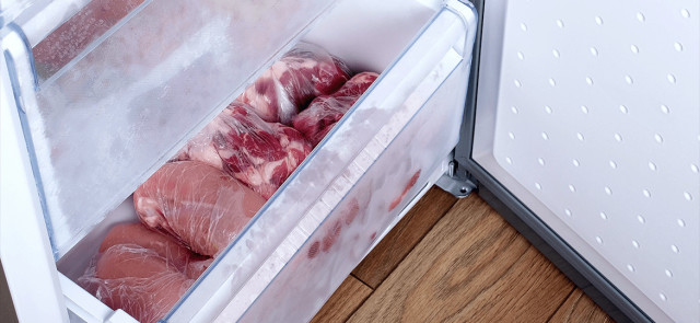 Jak prawidłowo mrozić i rozmrażać mięso?