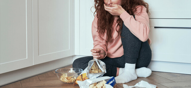 Jedzenie emocjonalne – dlaczego jemy, skoro nie jesteśmy głodni?