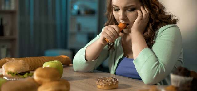 Co gorsze – jeść za dużo, czy jeść za mało?