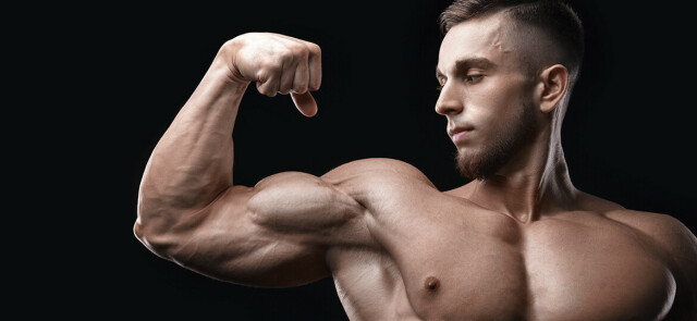 Dlaczego rozpoczynanie treningu od bicepsa to kiepski pomysł?