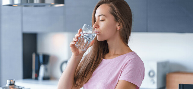 10 powodów, by pić więcej wody