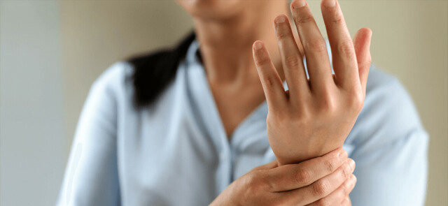 Jakie są przyczyny drętwienia rąk? Od czego drętwieją ręce?