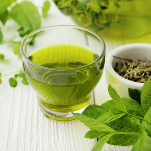 Czy picie zielonej herbaty pomoże mi schudnąć?