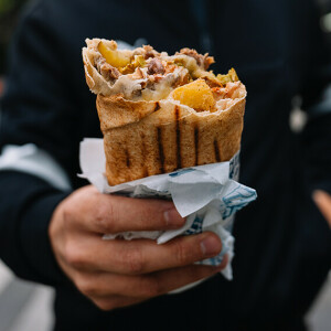 Który fast food najmniej szkodzi i może zastąpić posiłek?