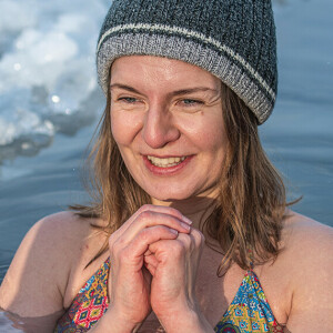 Zimno leczy czy zabija? Co naprawdę mówi nauka o mrozie i celowej ekspozycji na chłód