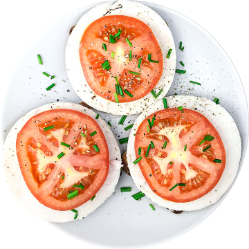 Kanapka z szynką i pomidorem